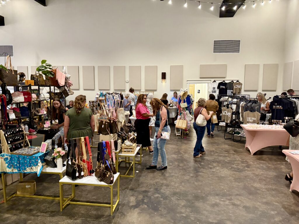 crowd and vendors in Daphne, AL